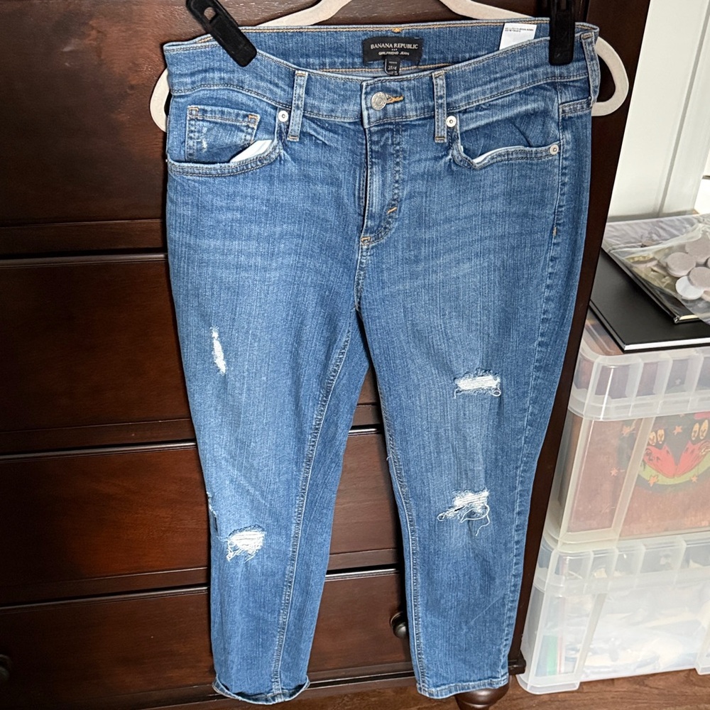 Banana Republic Women's Blue Distressed Jeans girlfriend Jean
